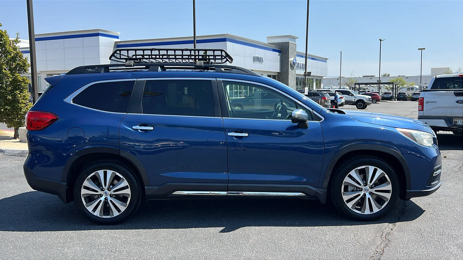 Used 2019 Subaru Ascent Touring w/ Popular Package #3 AWD/4WD image 4