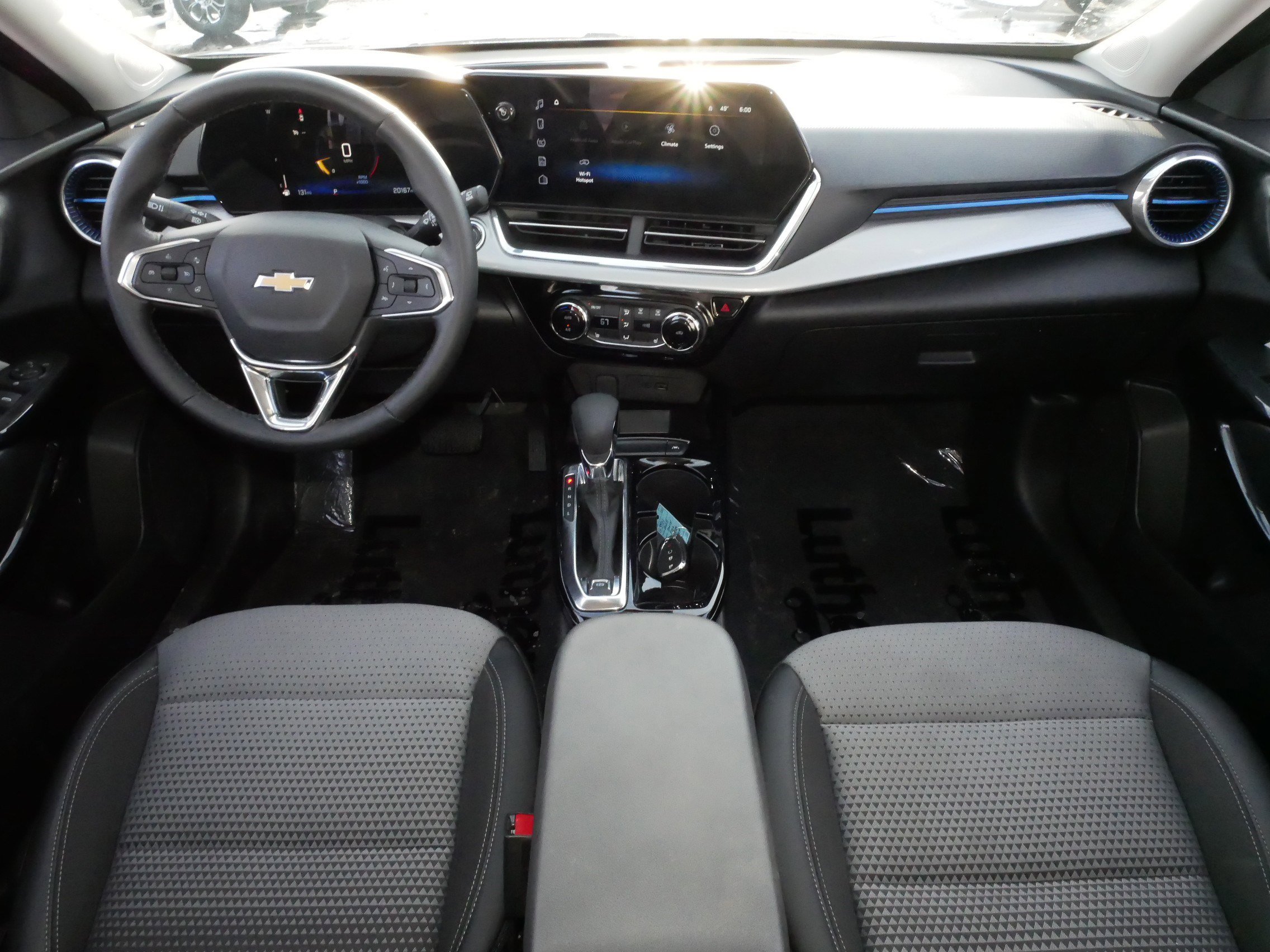 Used 2025 Chevrolet Trax LT w/ LT Convenience Package image 10