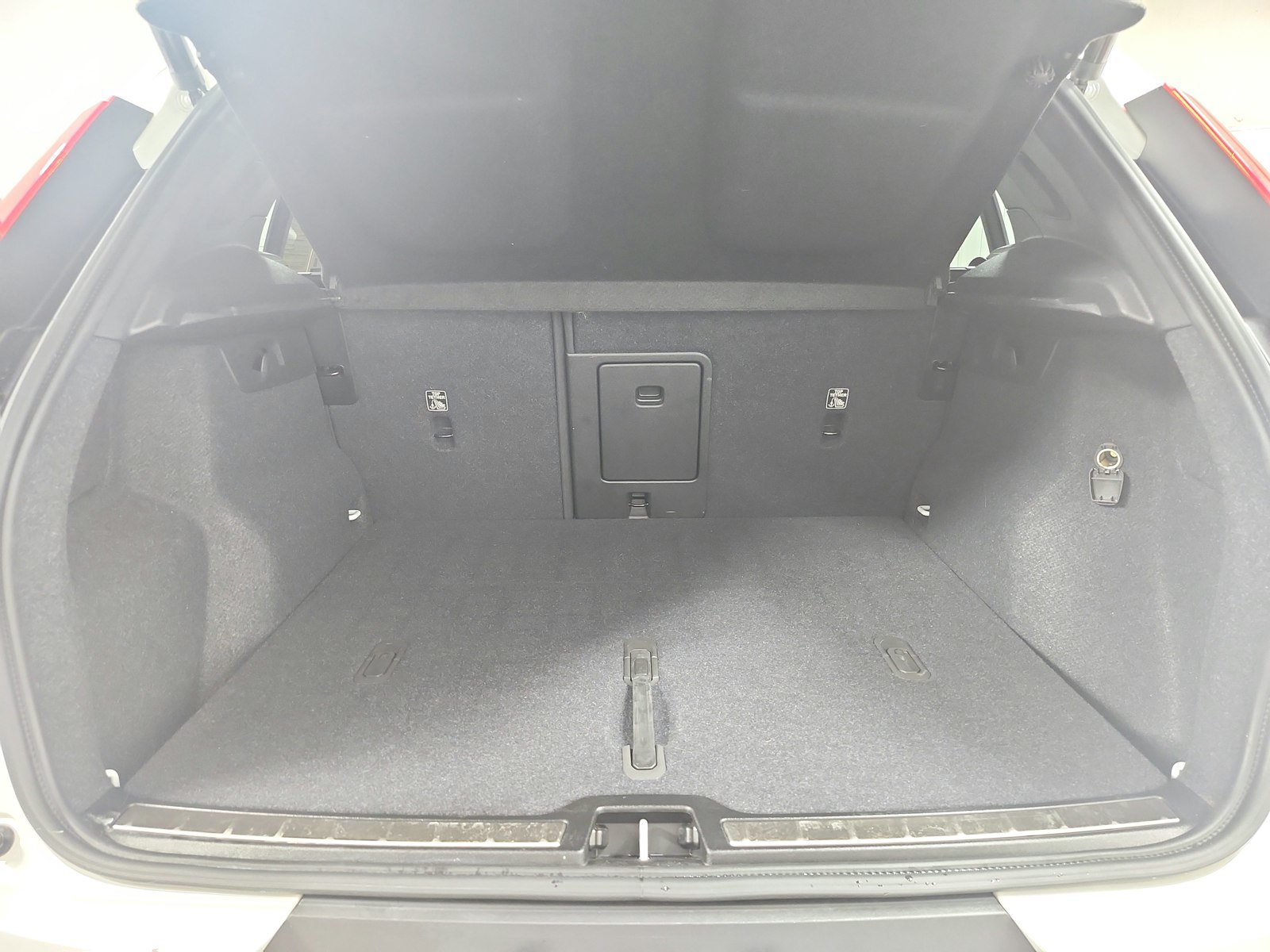 Used 2024 Volvo XC40 B5 Plus AWD/4WD image 48