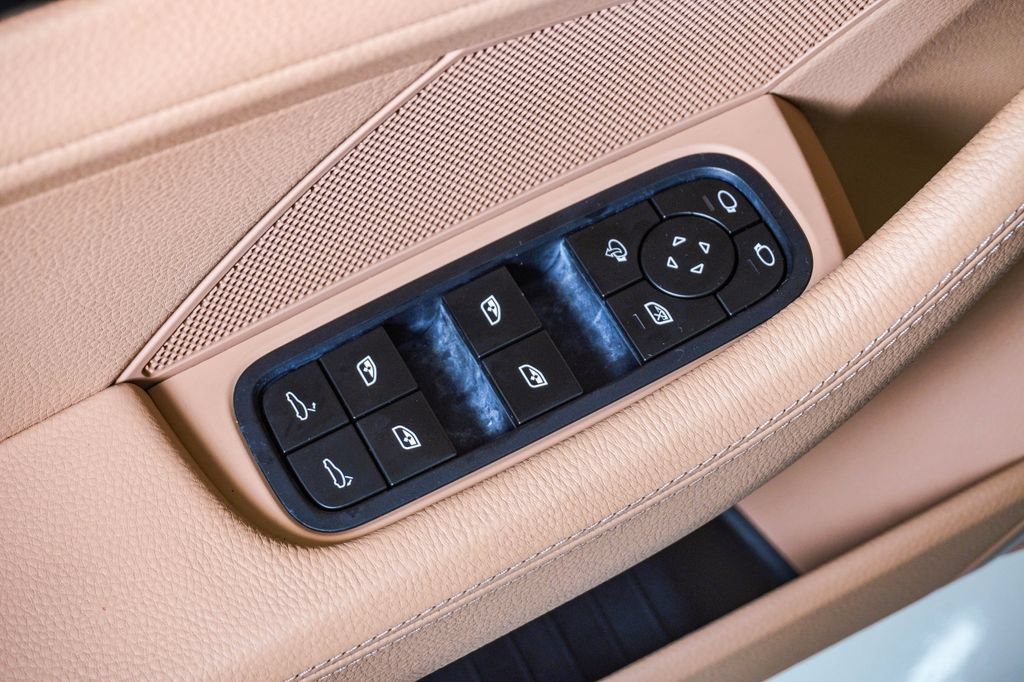 Certified 2023 Porsche Panamera 4 Platinum Edition AWD/4WD image 27