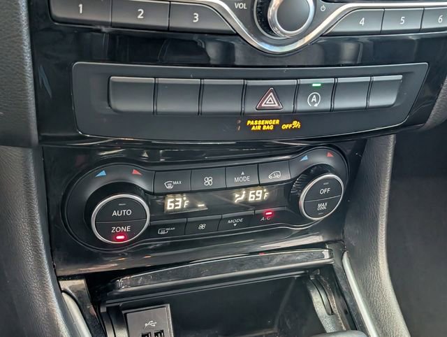 Used 2018 INFINITI QX30 FWD image 22