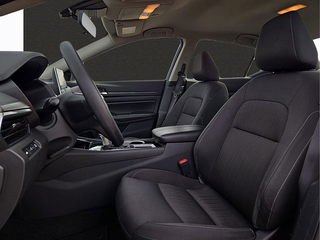 Used 2024 Nissan Altima 2.5 SV image 12