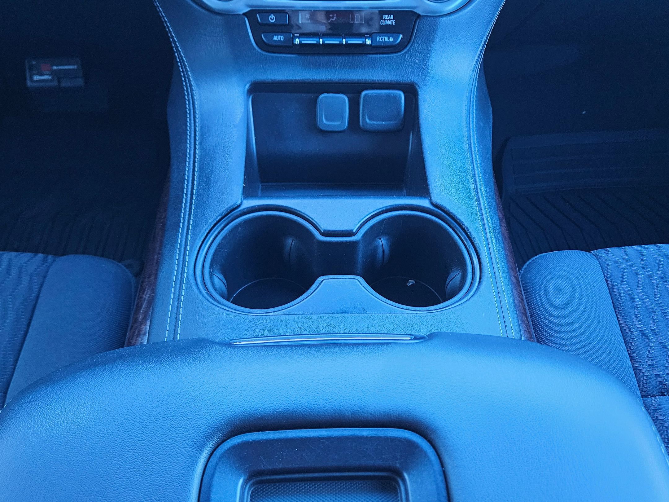 Used 2019 GMC Yukon SLE w/ SLE Value Package image 12