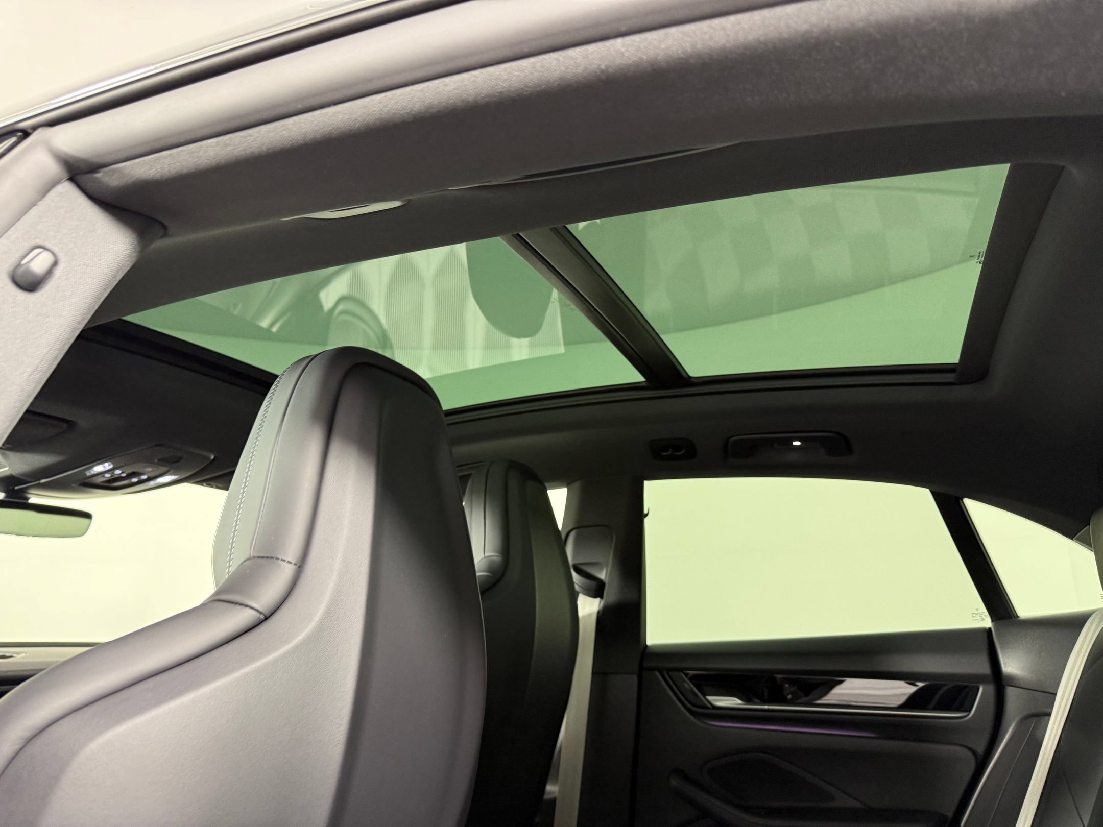 Certified 2026 Porsche Macan Electric RWD image 19