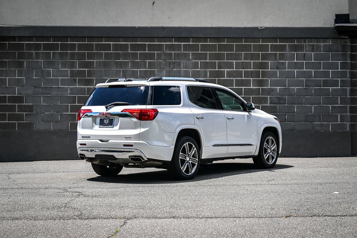 Used 2018 GMC Acadia Denali AWD/4WD image 3