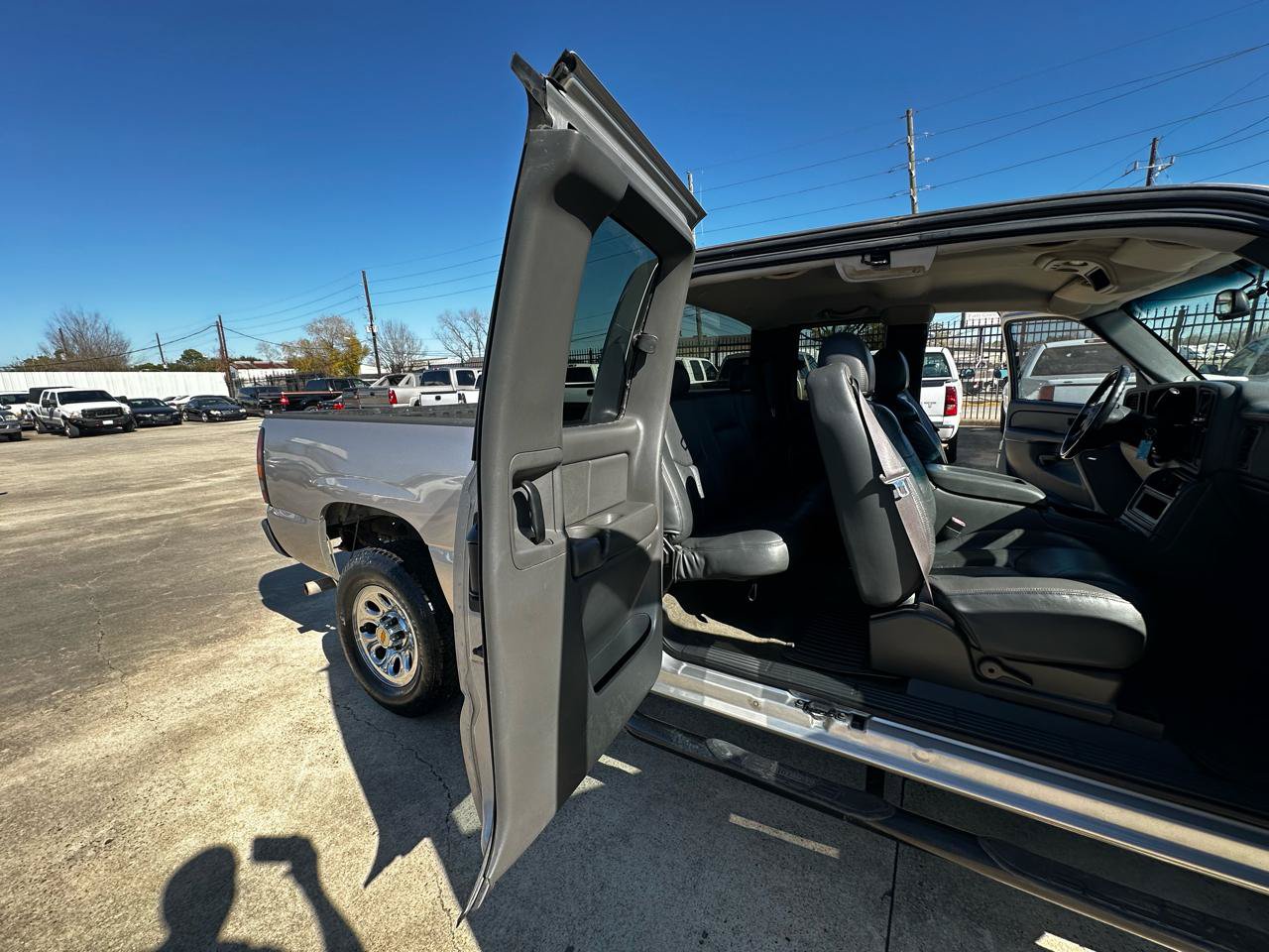 Used 2004 GMC Sierra 1500 SLE w/ Safe And Sound Package RWD image 26