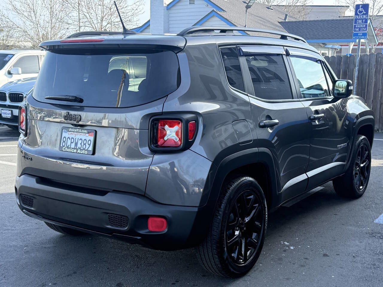 Used 2017 Jeep Renegade Altitude image 5