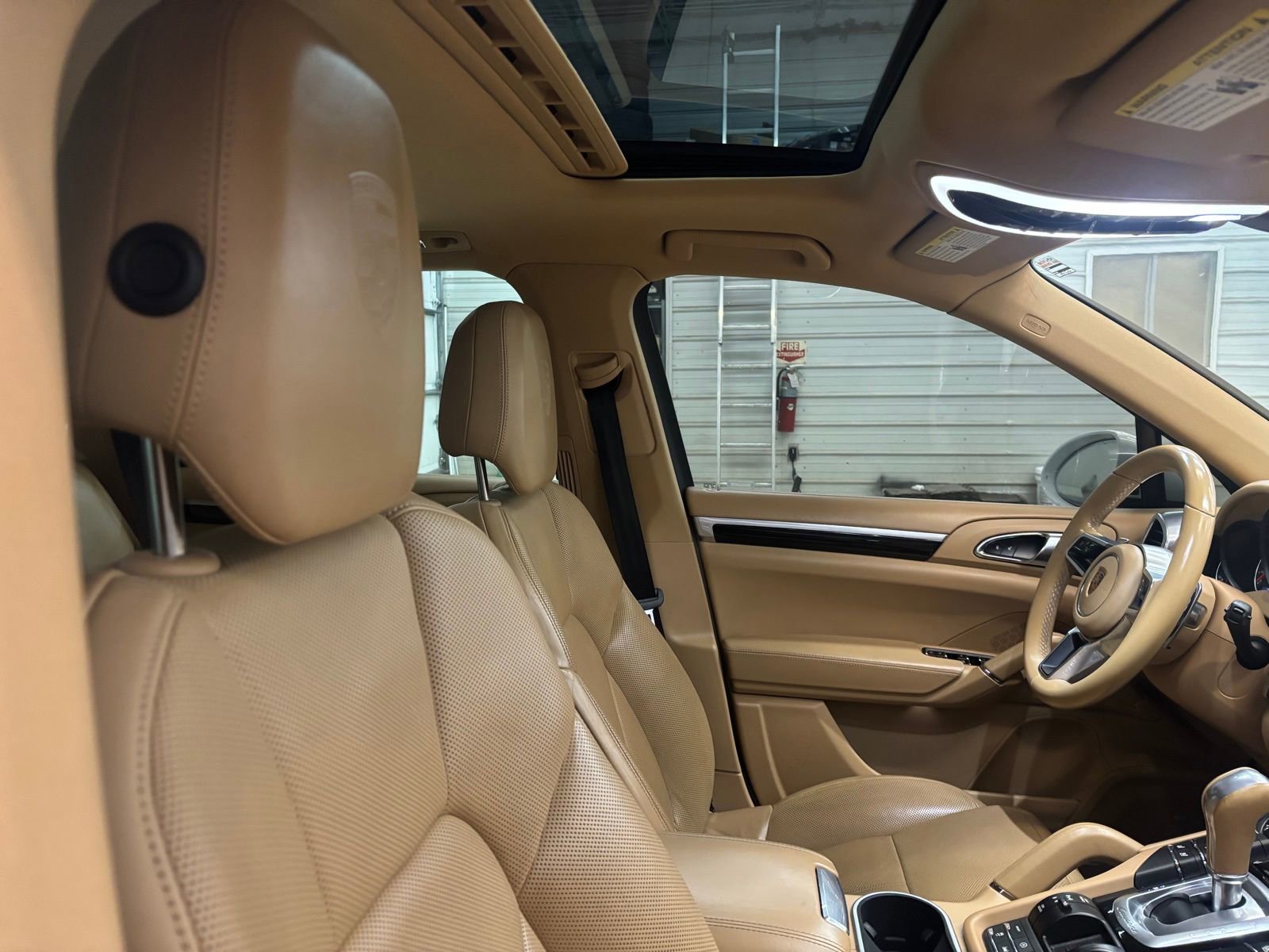 Used 2017 Porsche Cayenne Platinum Edition image 29