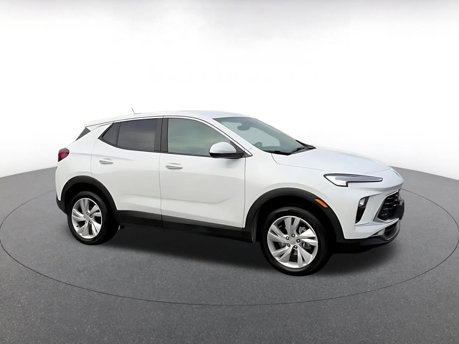 Used 2025 Buick Encore GX Preferred image 2