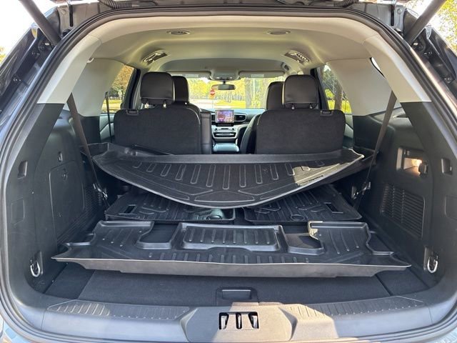 Used 2024 Ford Explorer XLT w/ Equipment Group 202A image 17