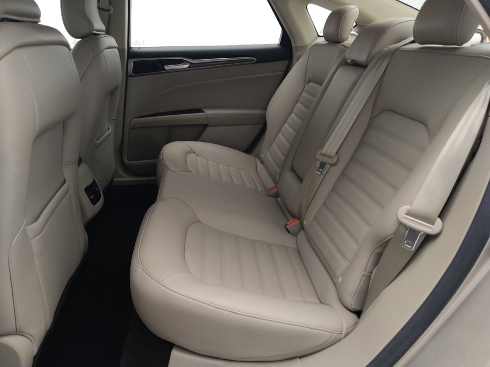 Used 2018 Ford Fusion SE w/ Fusion SE Technology Package FWD image 18