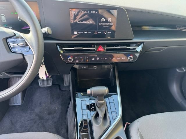 Used 2025 Kia Niro LX FWD image 43