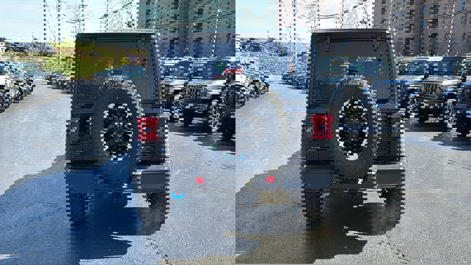 Used 2025 Jeep Wrangler Unlimited Rubicon 4xe w/ Convenience Group image 11