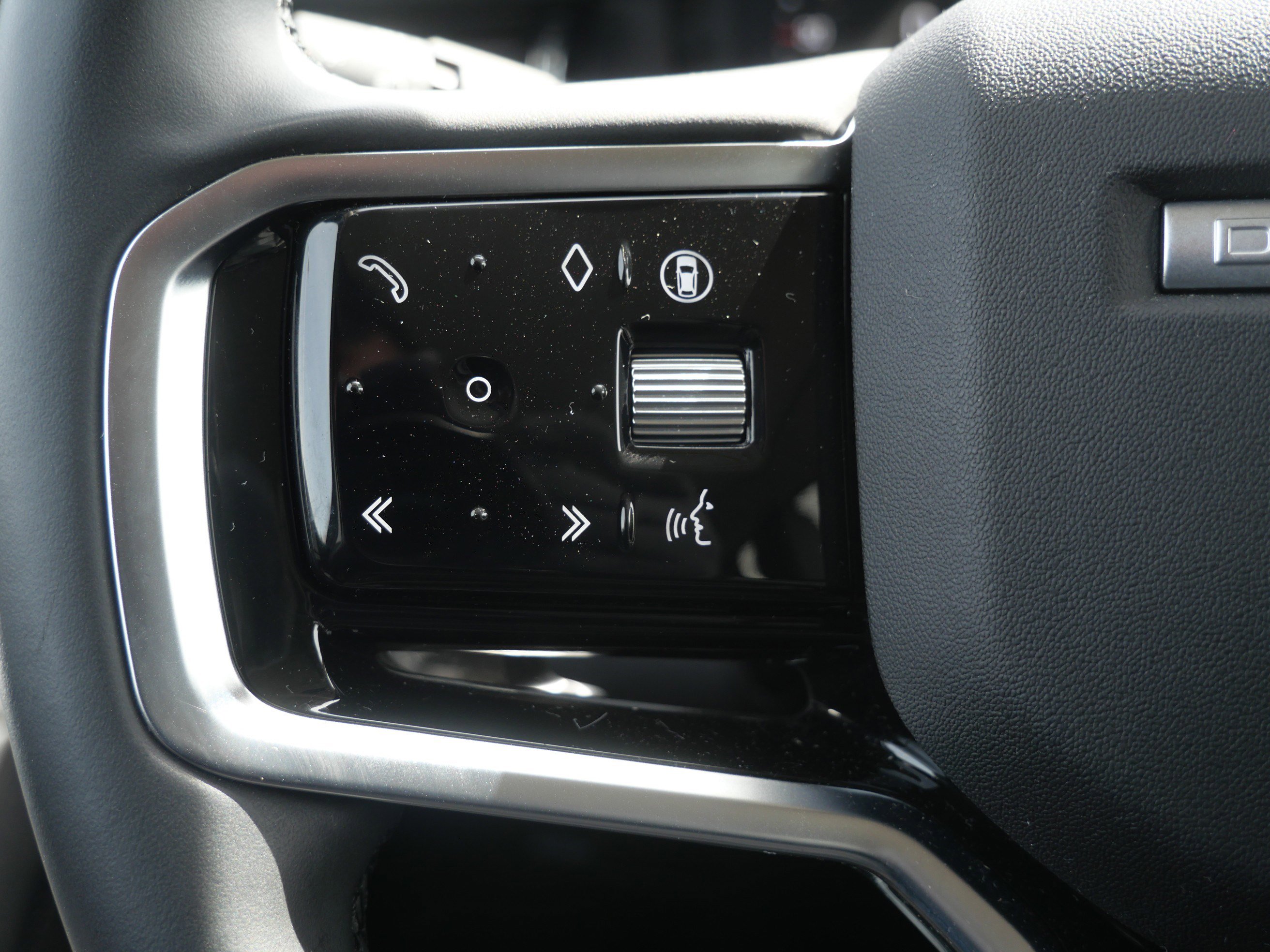 Certified 2024 Land Rover Discovery Sport S image 27