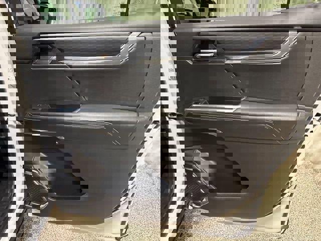 Used 2025 GMC Acadia Elevation image 24