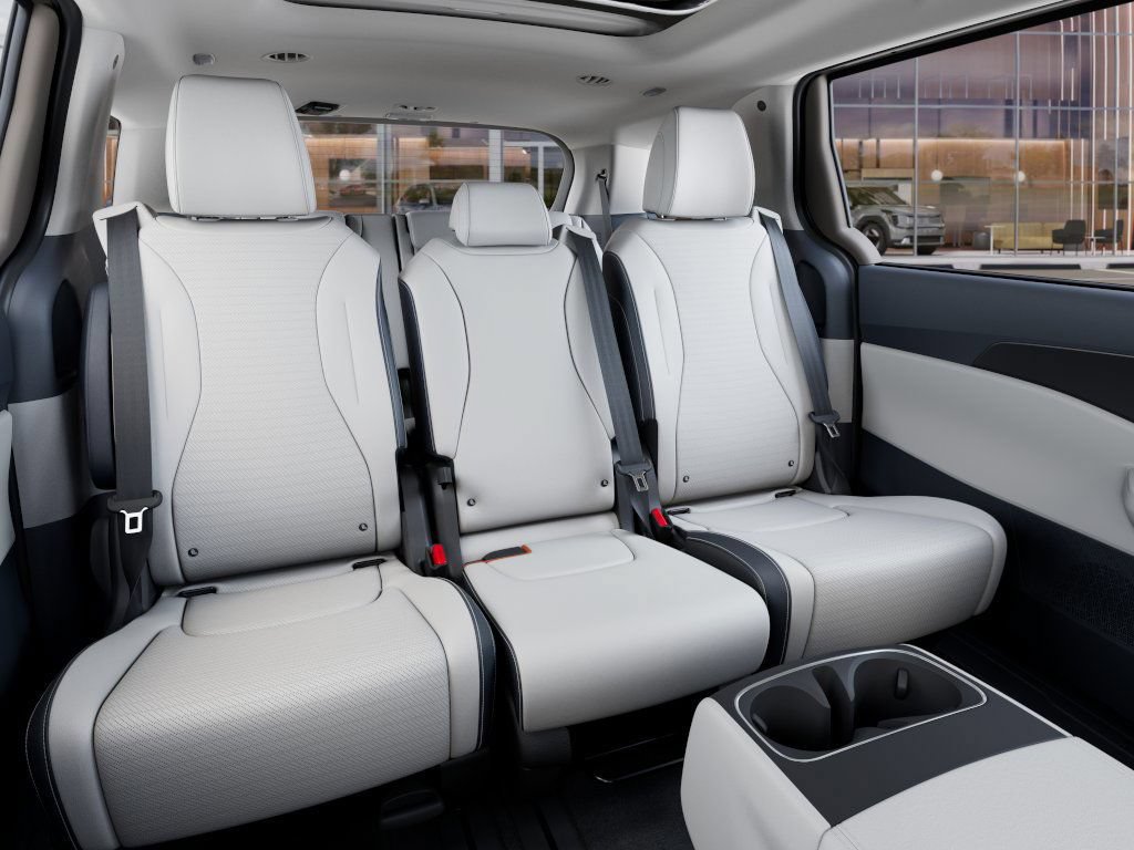 New 2025 Kia Carnival SX Prestige FWD image 16