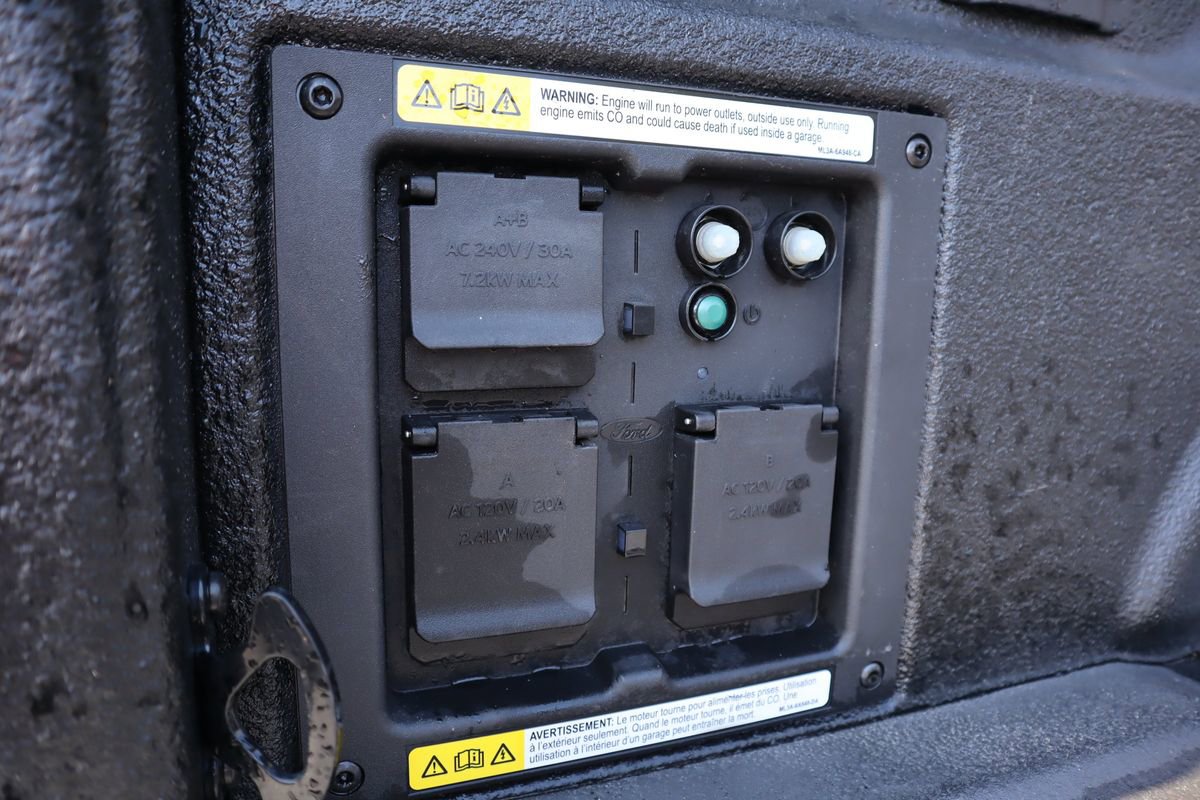 Used 2021 Ford F150 Lariat w/ Equipment Group 502A High image 22