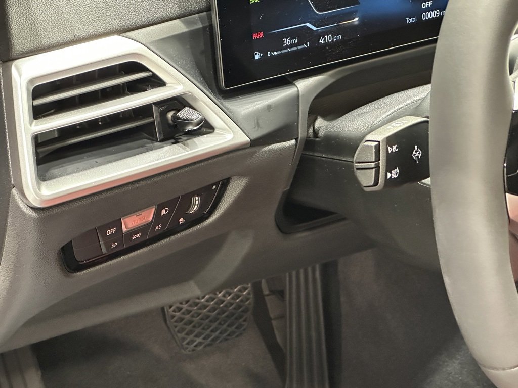 Used 2025 BMW 430i xDrive Coupe w/ Convenience Package image 11