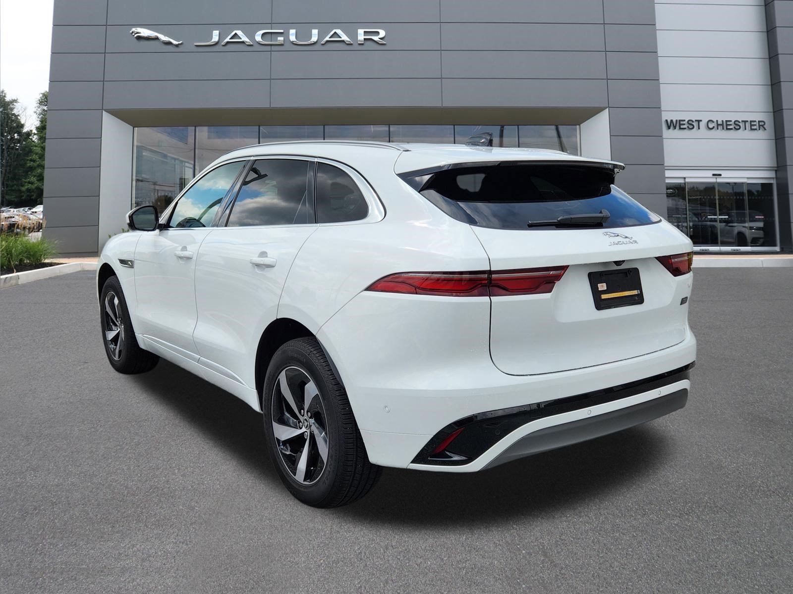 Certified 2026 Jaguar F-PACE R-Dynamic S AWD/4WD image 3