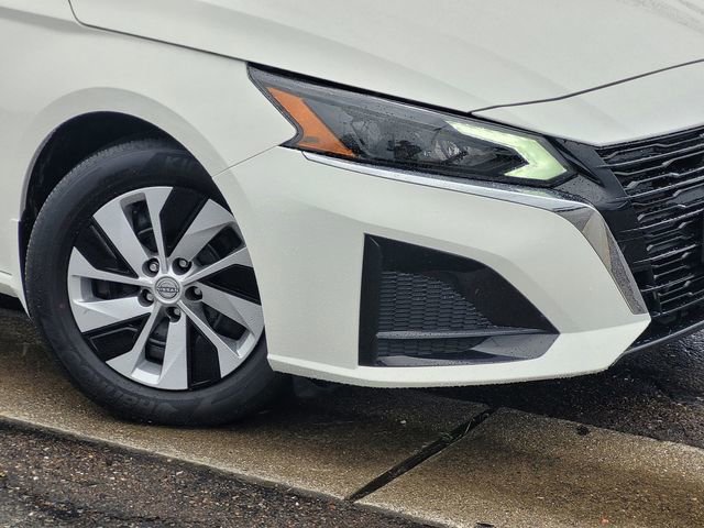 Certified 2025 Nissan Altima 2.5 S FWD image 9