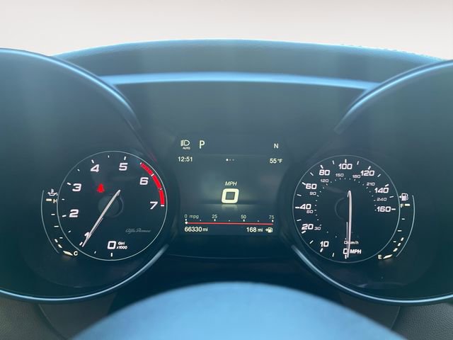 Used 2018 Alfa Romeo Giulia Ti w/ Quick Order Package 22X Lusso image 23