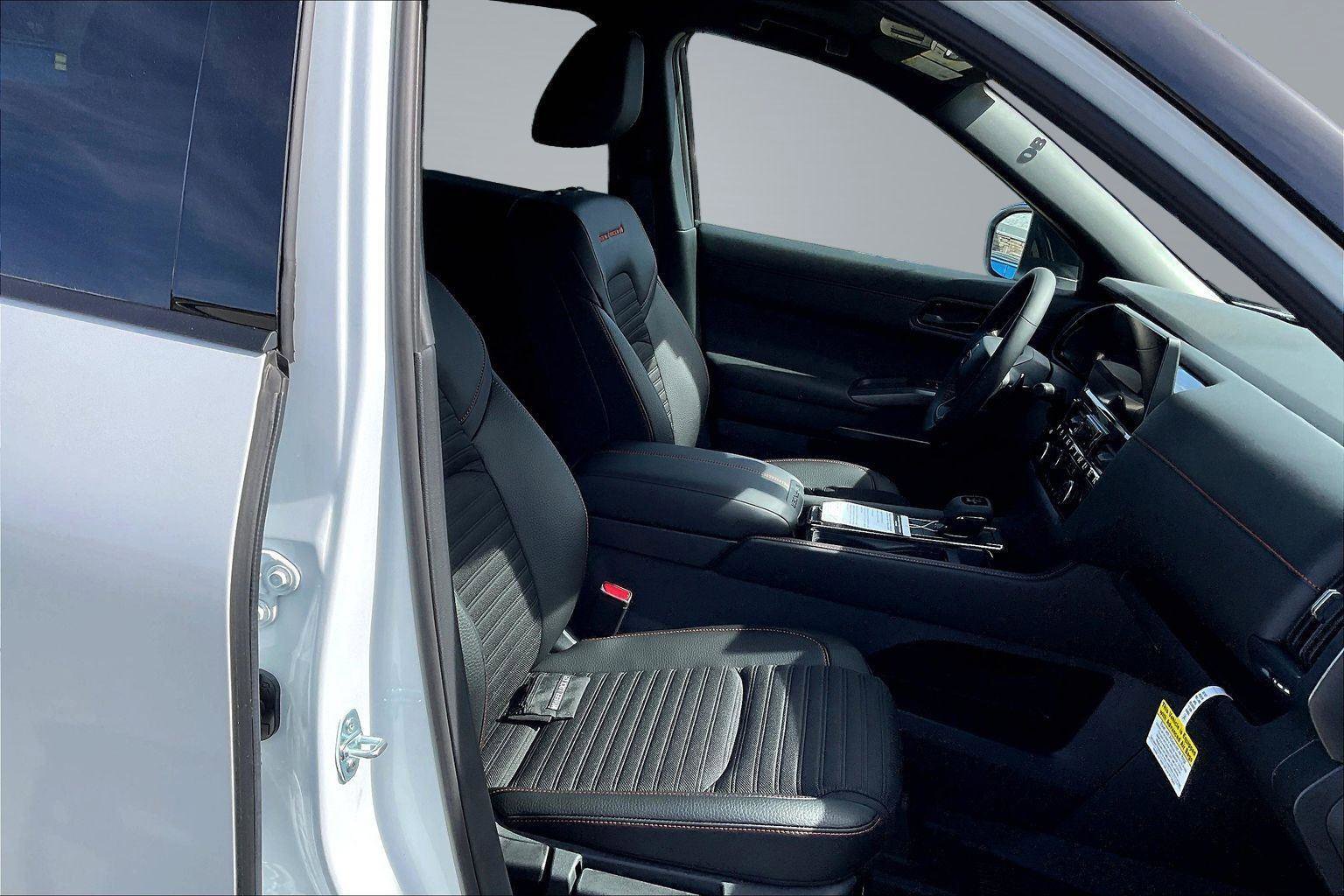 New 2026 Nissan Pathfinder Rock Creek image 9