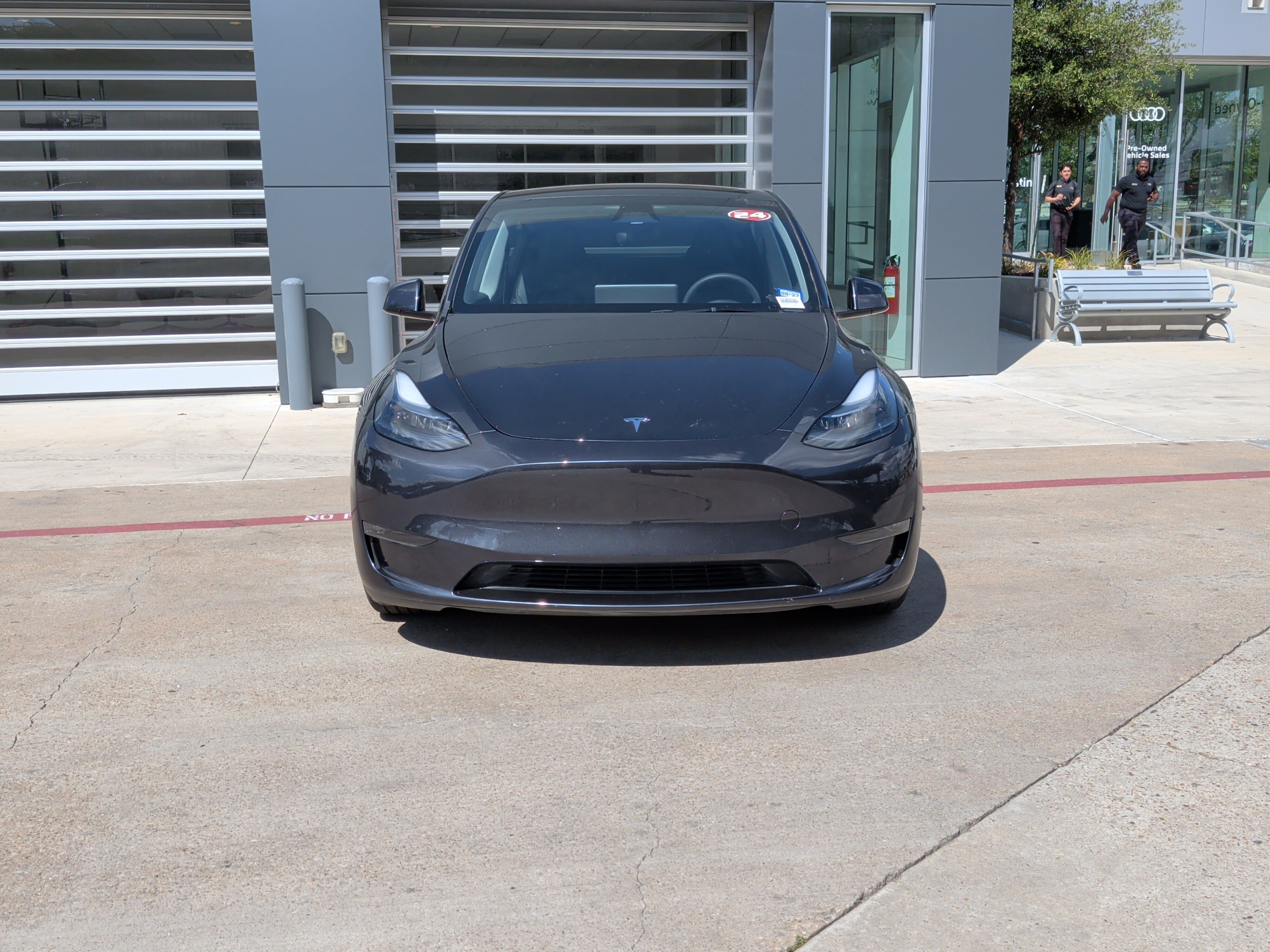 Used 2024 Tesla Model Y Performance AWD/4WD image 3