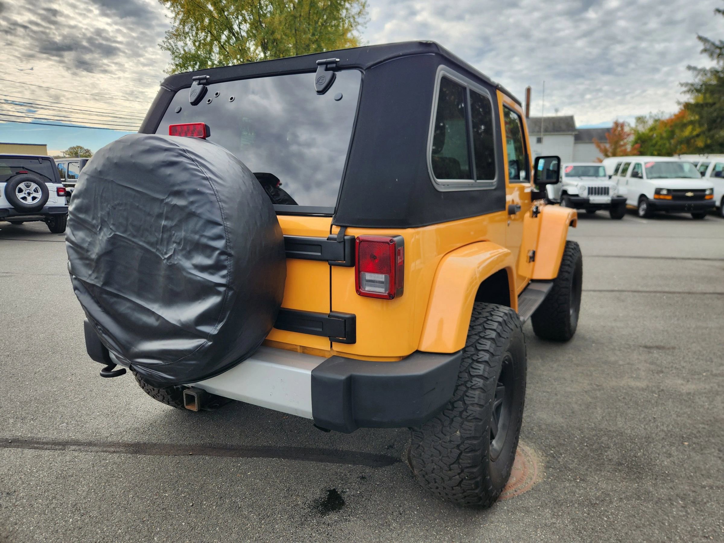 Used 2012 Jeep Wrangler Sahara image 13