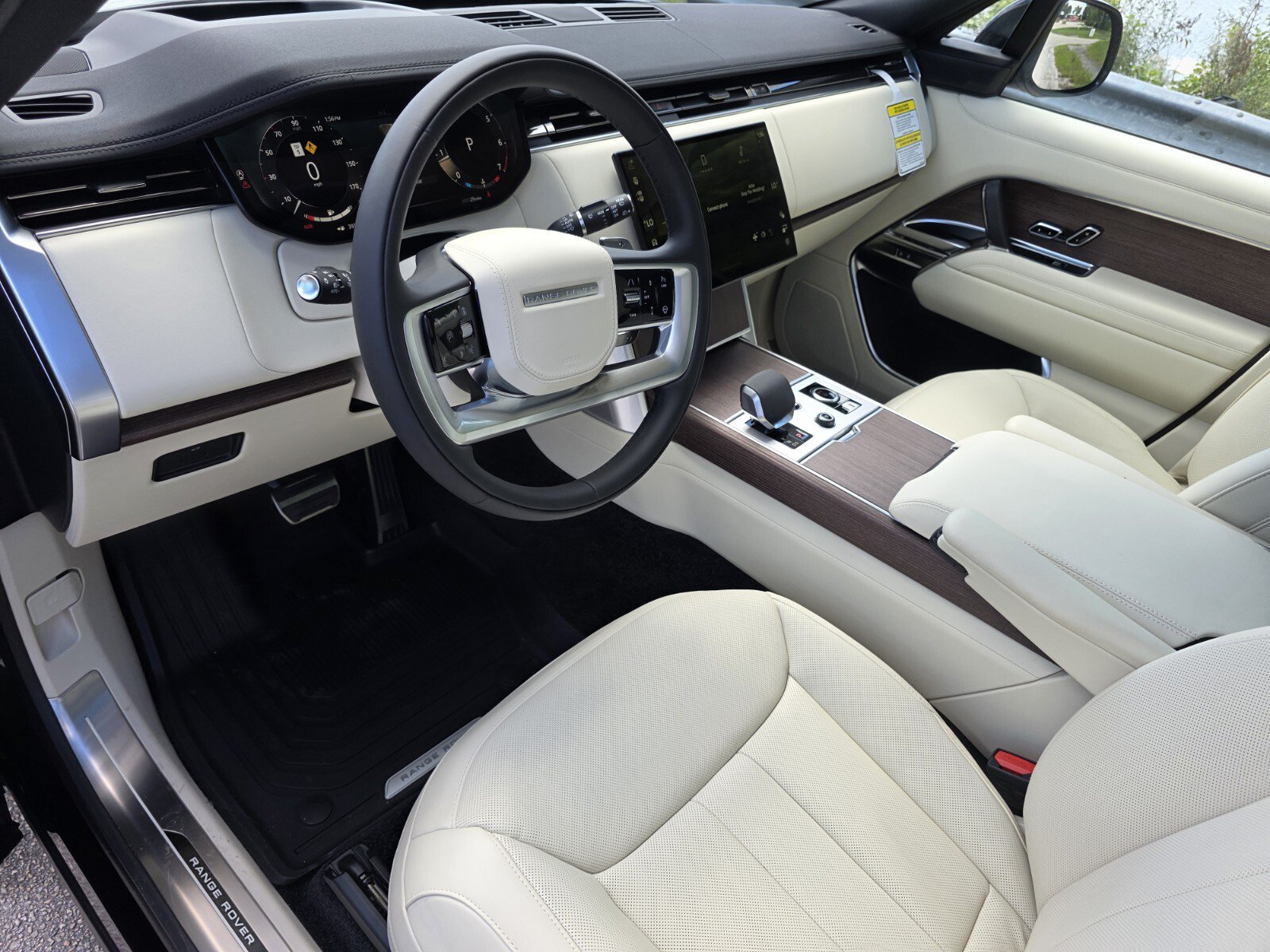 New 2027 Land Rover Range Rover Long Wheelbase SE AWD/4WD image 11