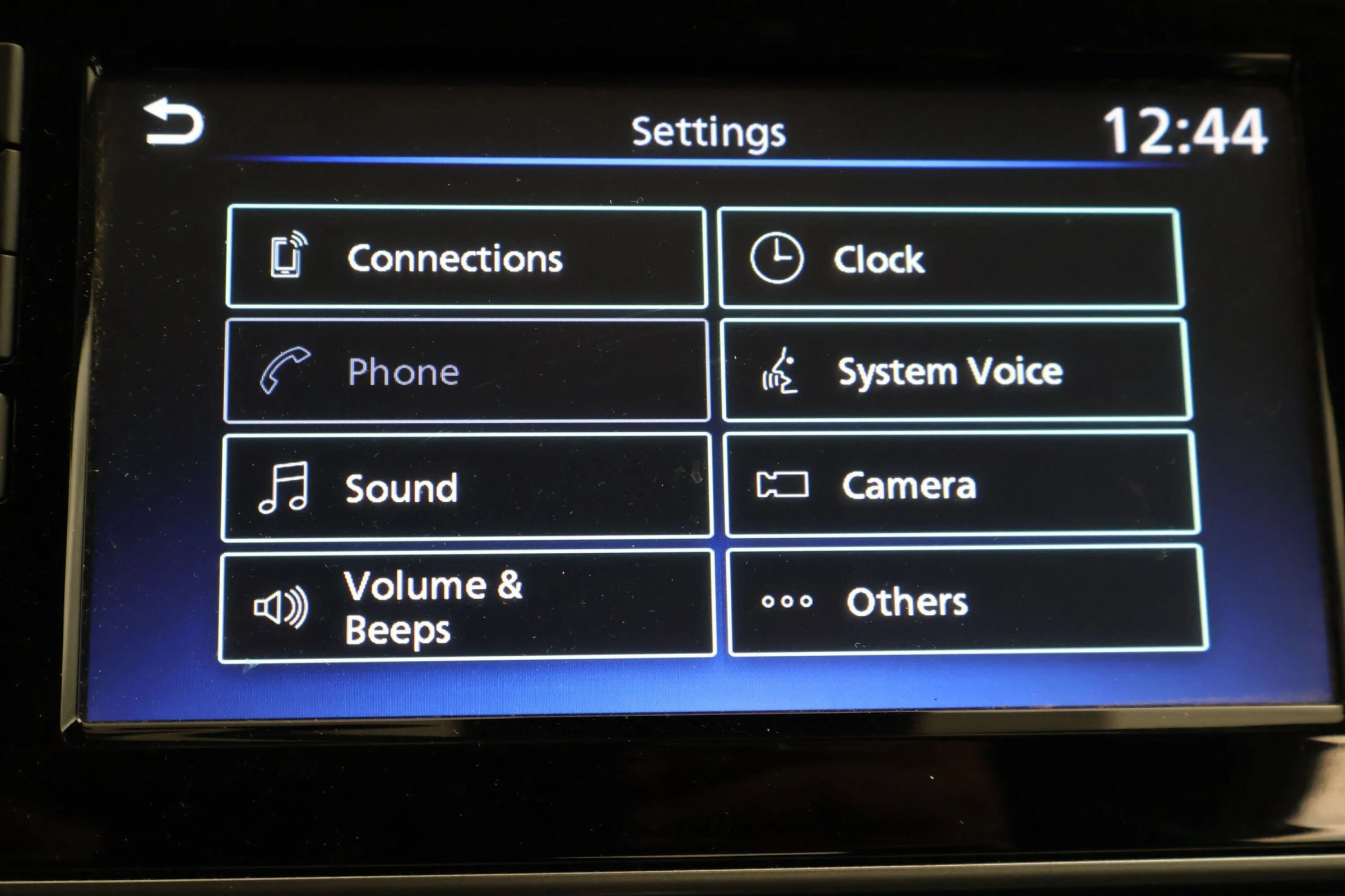 Used 2025 Nissan Versa SV FWD image 25