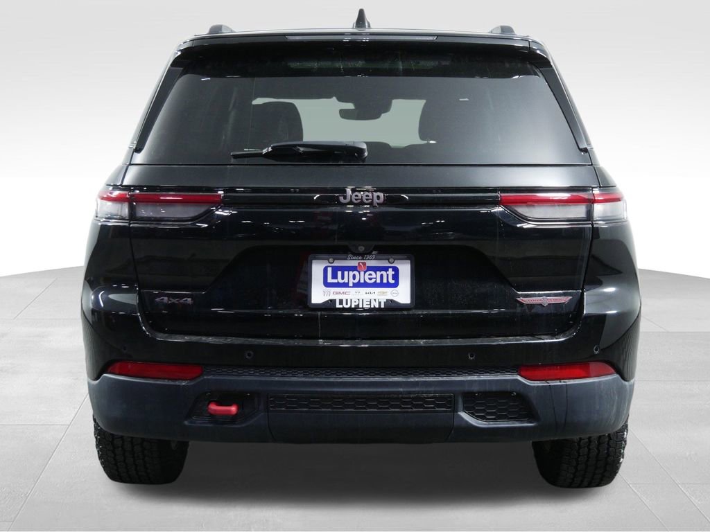 Used 2022 Jeep Grand Cherokee Trailhawk image 9