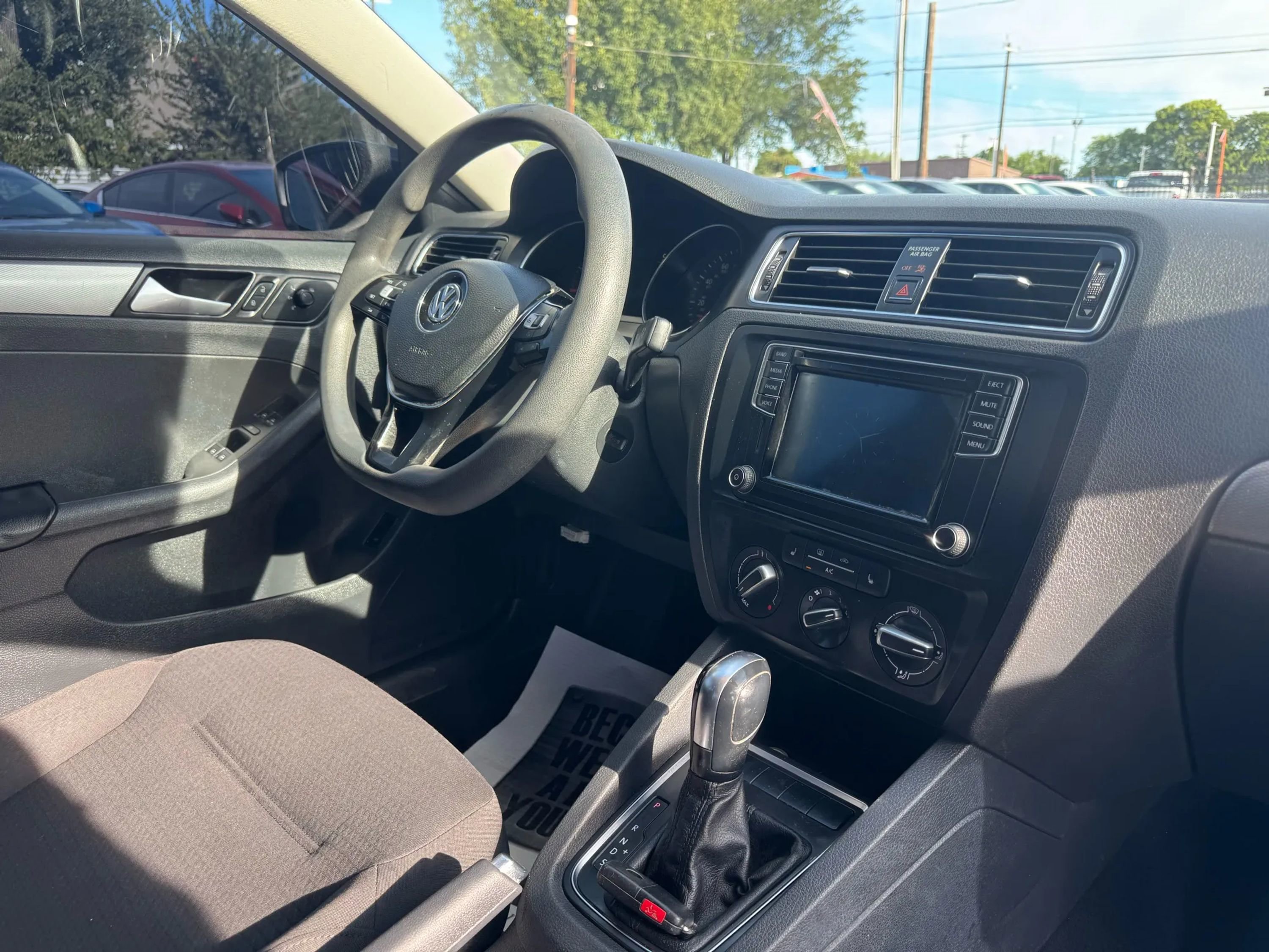 Used 2016 Volkswagen Jetta SE image 15