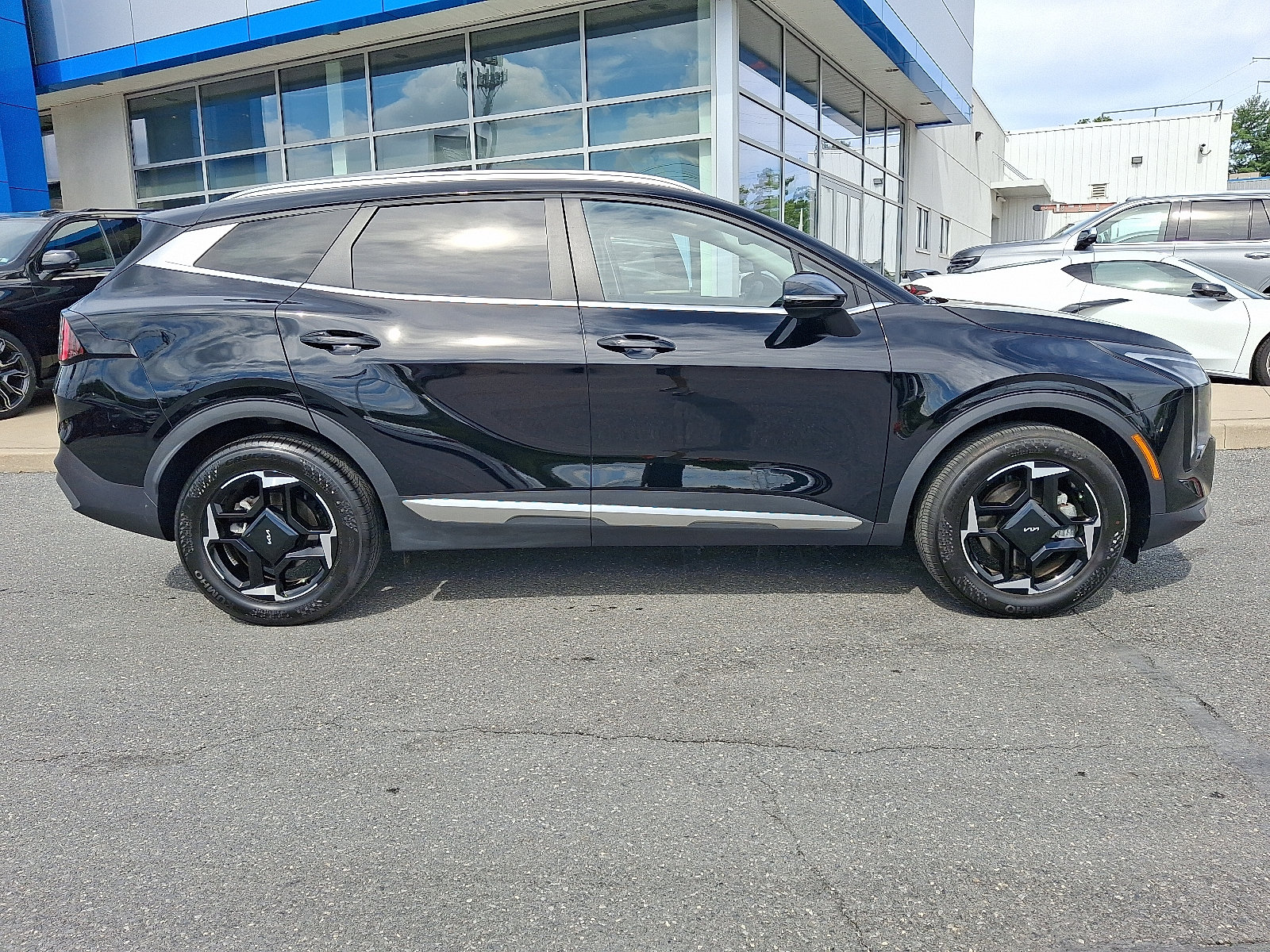 Used 2026 Kia Sportage EX AWD/4WD image 8