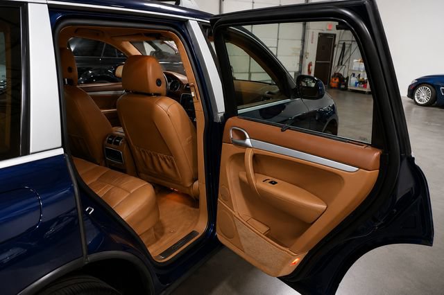 Used 2005 Porsche Cayenne Turbo AWD/4WD image 26