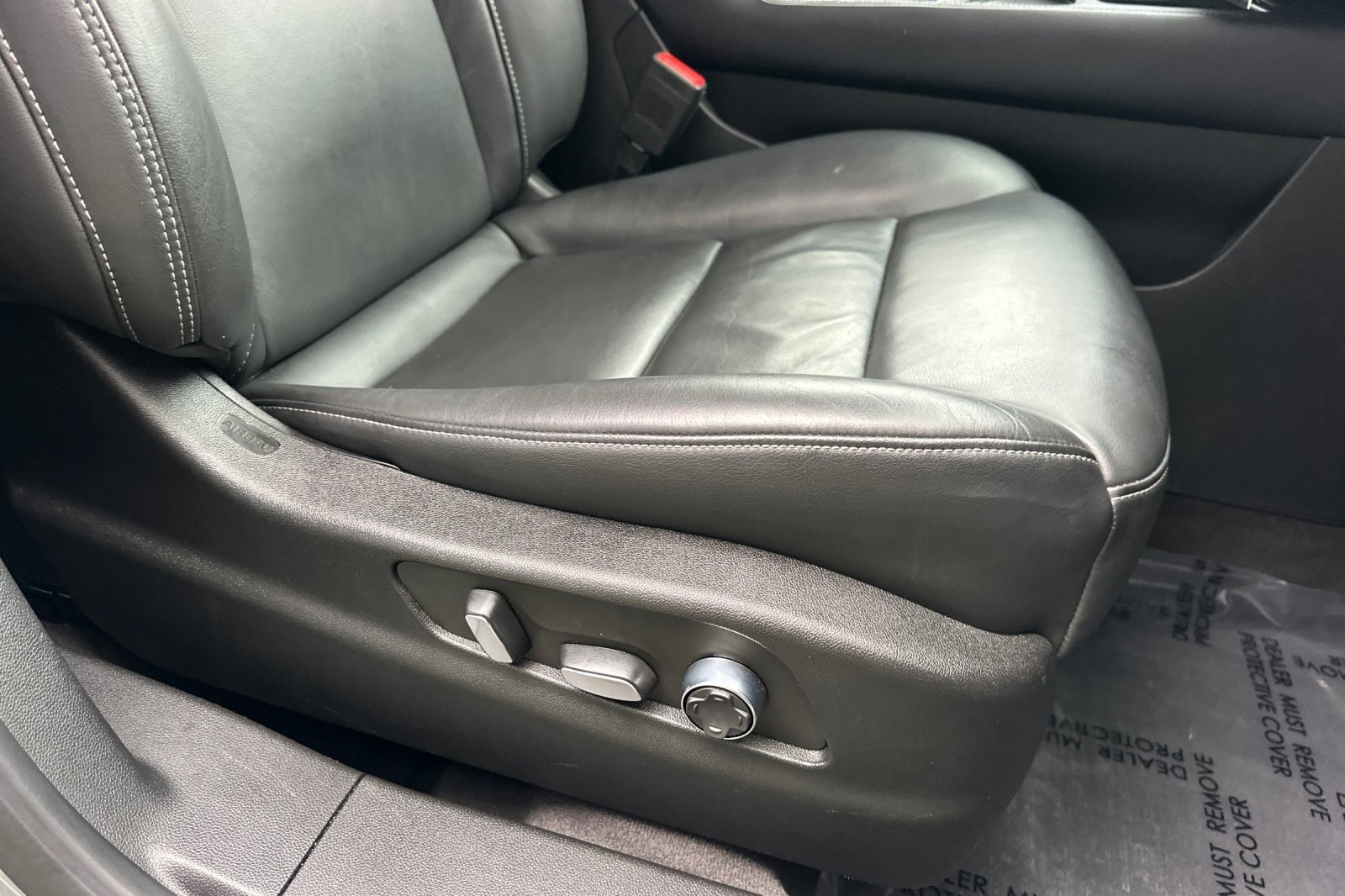 Used 2024 Cadillac XT4 Premium Luxury image 23