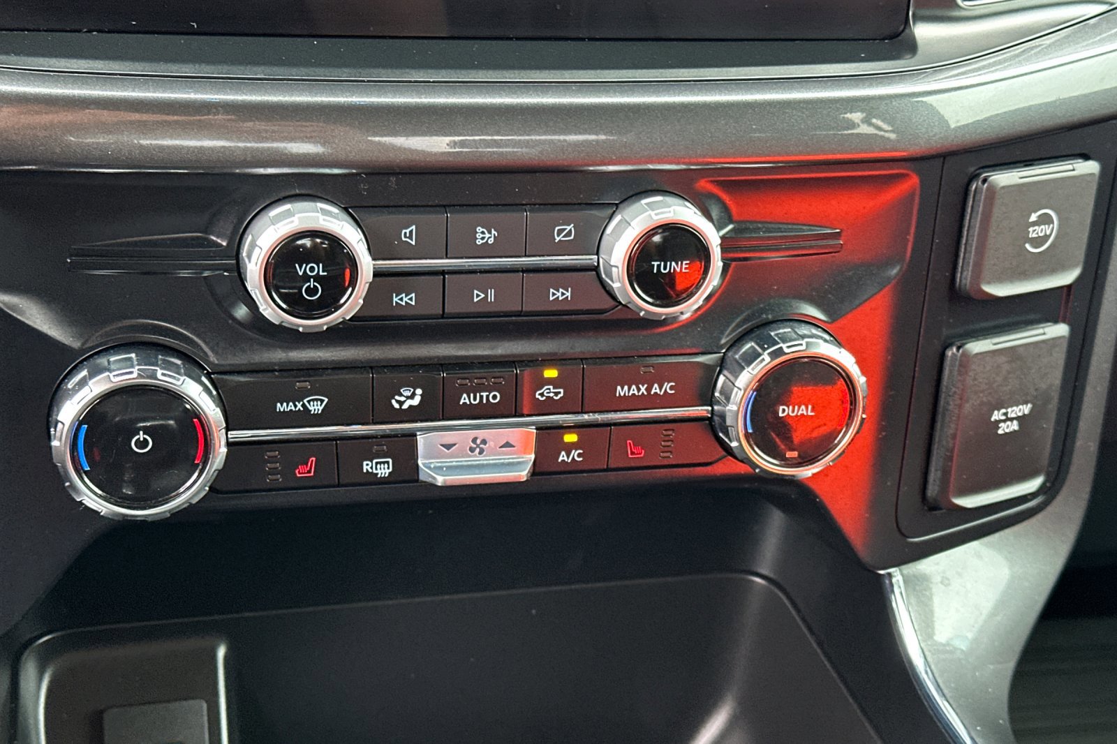 Used 2023 Ford F150 XLT w/ Equipment Group 302A High image 19