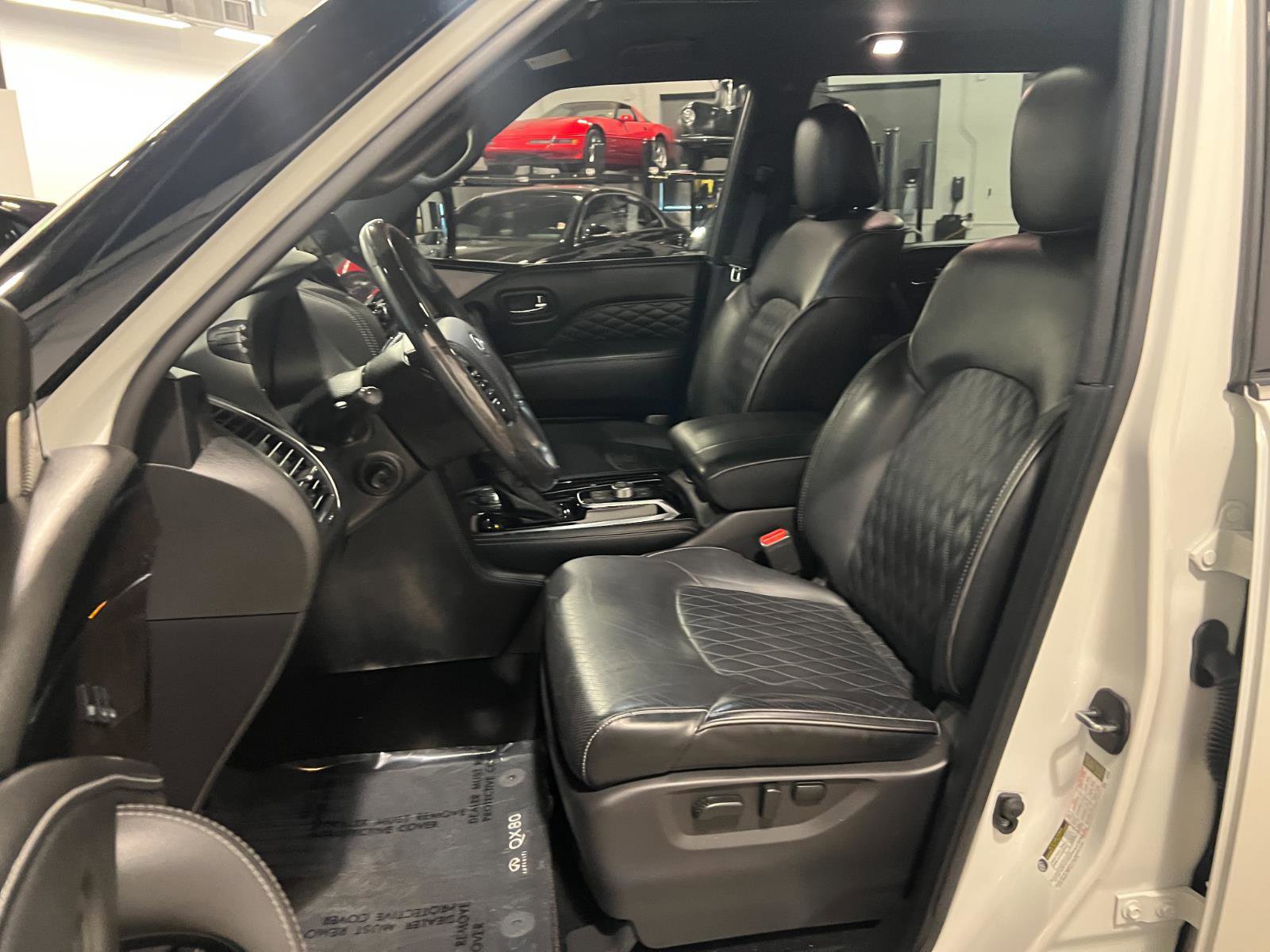 Used 2024 INFINITI QX80 Sensory image 9