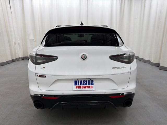 Used 2024 Alfa Romeo Stelvio Veloce AWD/4WD image 5