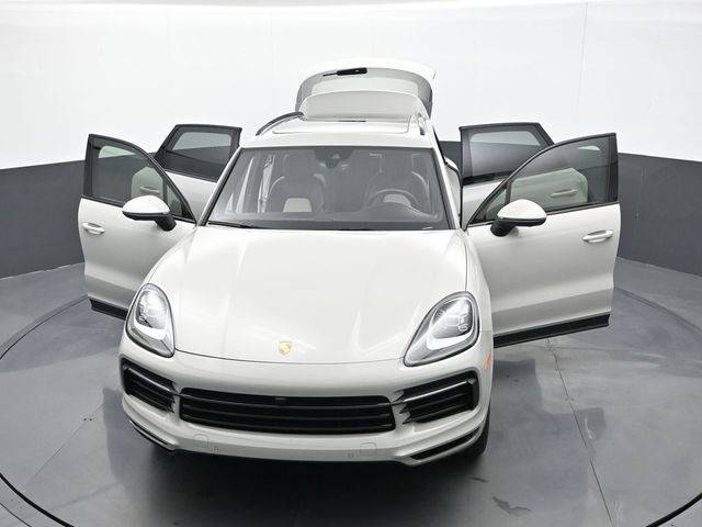 Certified 2023 Porsche Cayenne AWD/4WD image 31