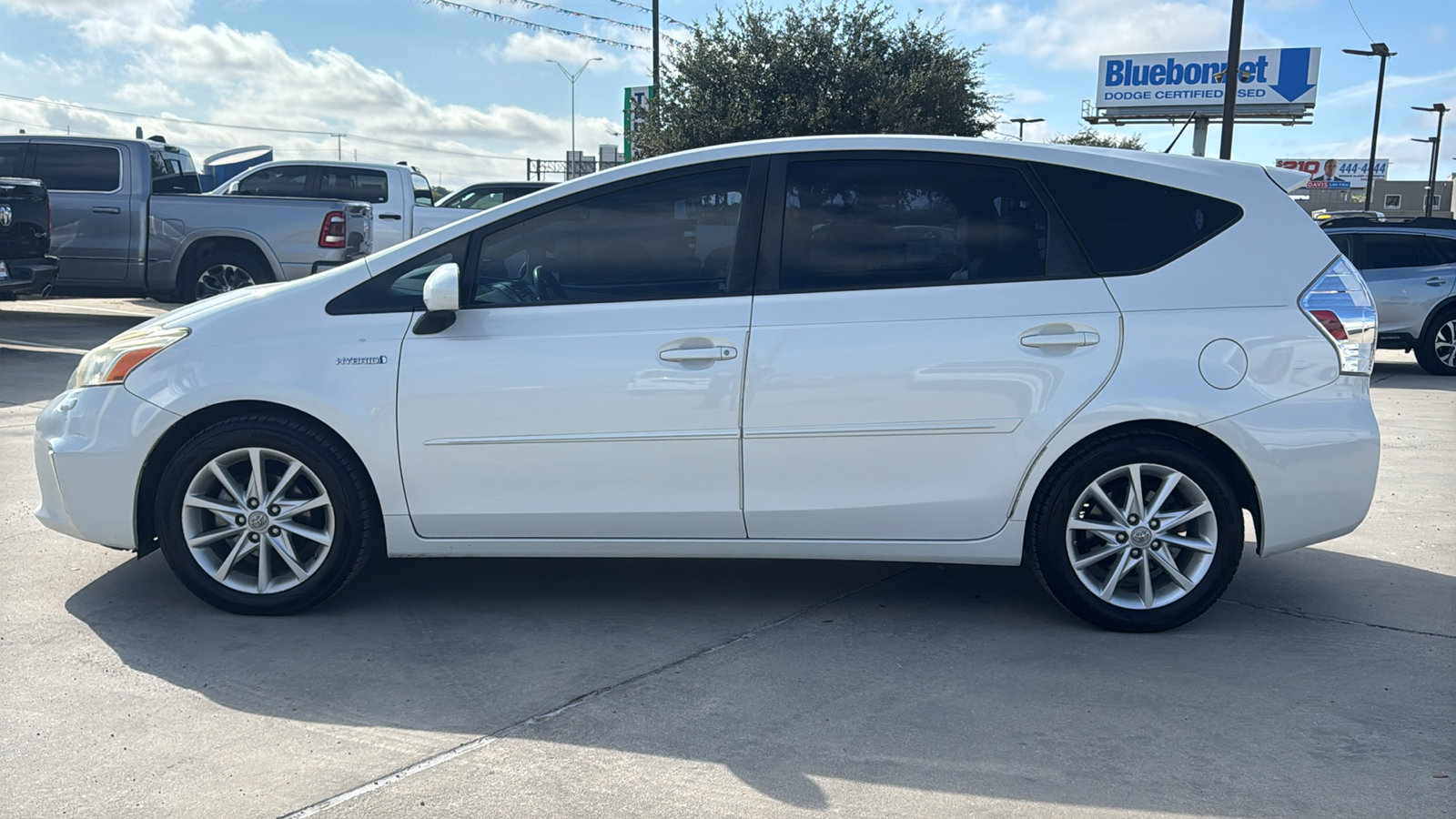 Used 2013 Toyota Prius V image 8