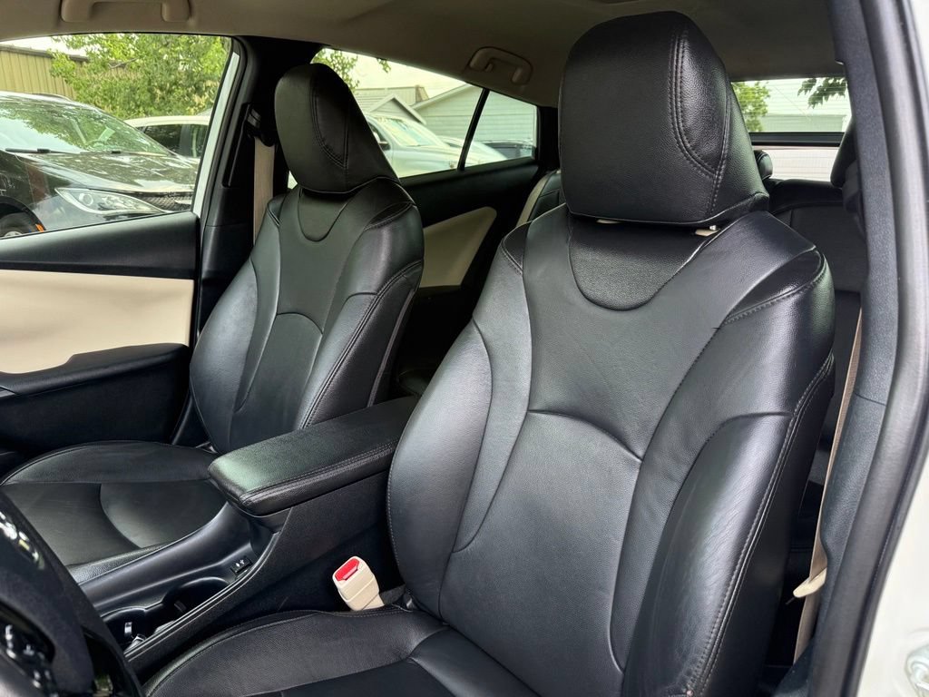 Used 2019 Toyota Prius LE FWD image 11