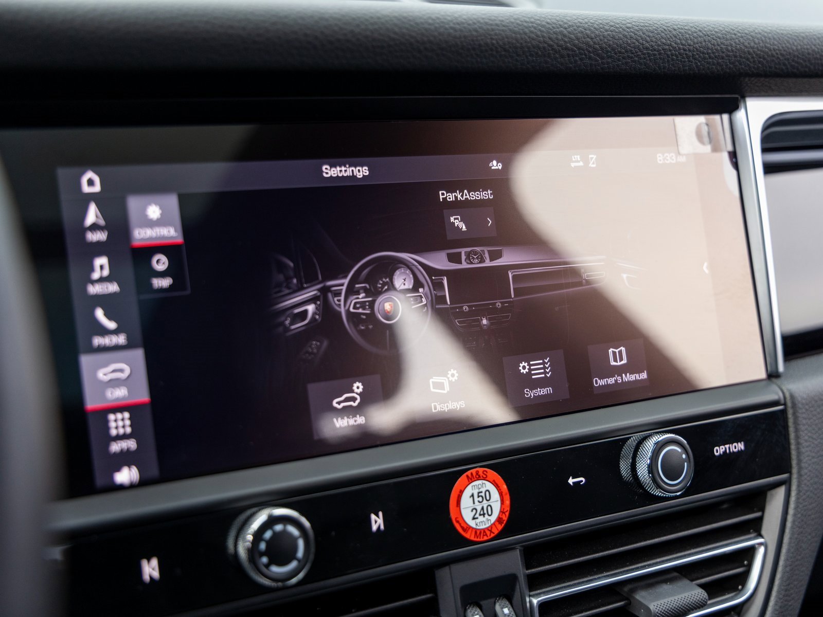 Certified 2025 Porsche Macan image 33