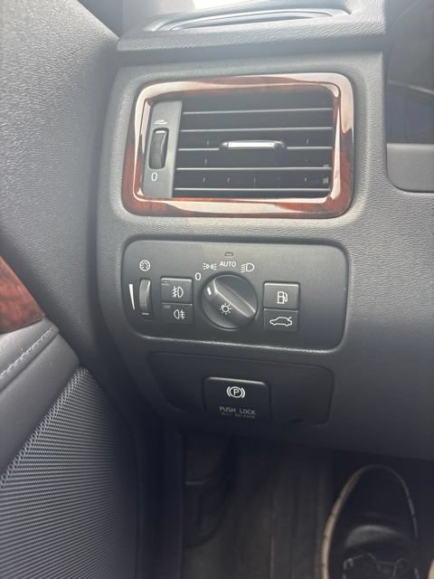 Used 2013 Volvo XC70 3.2 AWD/4WD image 18