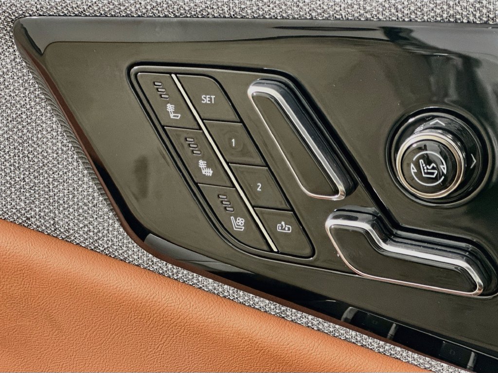 New 2027 Cadillac Optiq Premium Luxury w/ LPO, Floor Liner Package AWD/4WD image 25