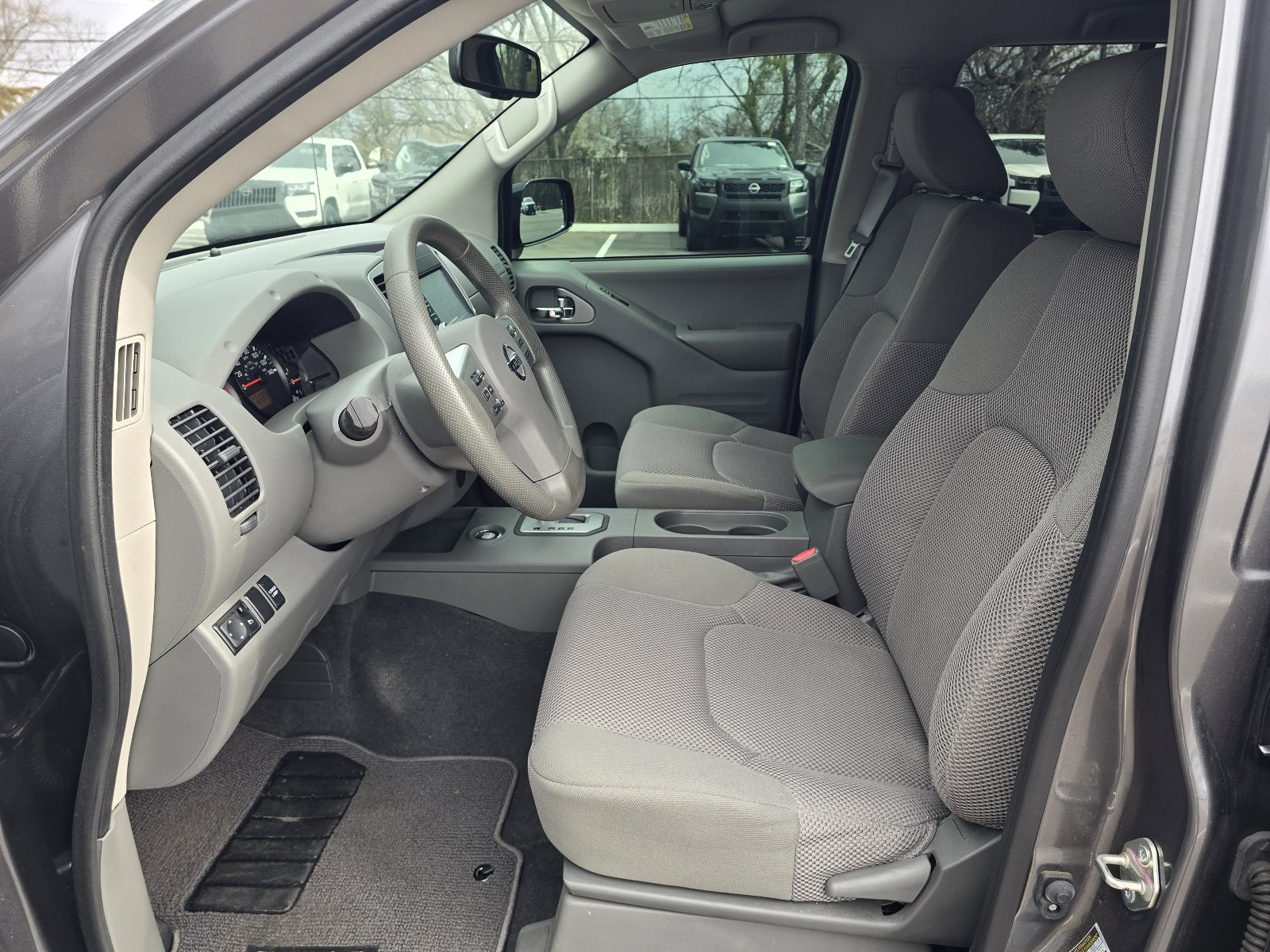 Used 2020 Nissan Frontier SV w/ Midnight Edition Floor Mats image 14