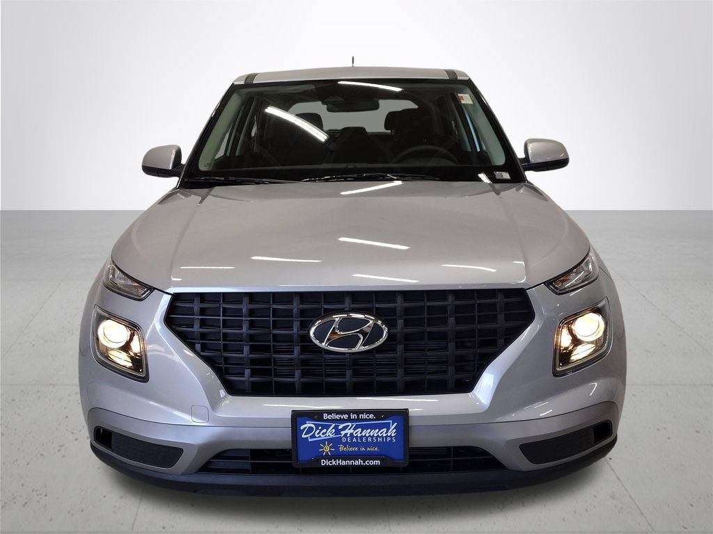 Certified 2026 Hyundai Venue SE FWD image 3