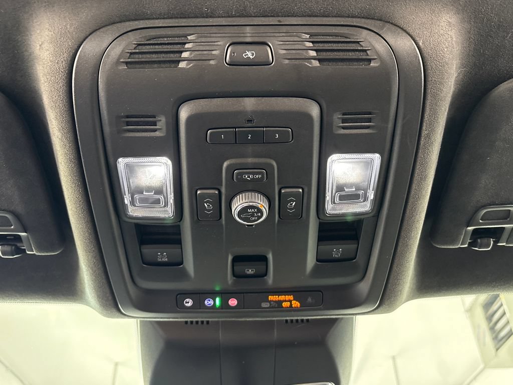 Used 2022 Cadillac Escalade Sport Platinum w/ LPO, ONYX Package AWD/4WD image 40