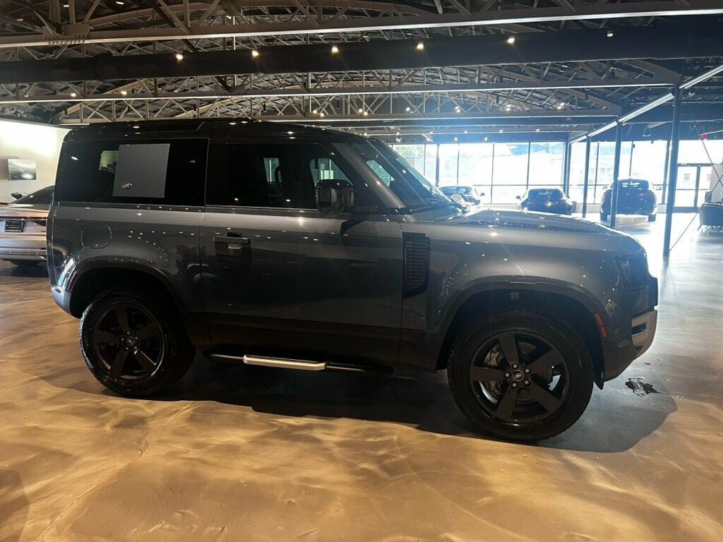 Used 2023 Land Rover Defender 90 SE AWD/4WD image 4