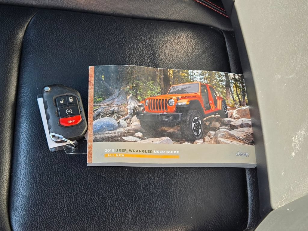 Used 2018 Jeep Wrangler Unlimited Rubicon w/ Dual Top Group AWD/4WD image 10