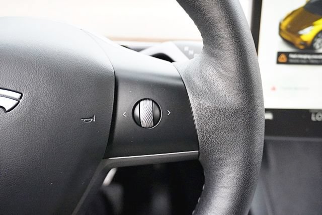 Used 2024 Tesla Model Y Long Range AWD/4WD image 41